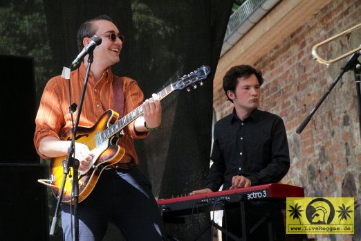 Ken Guru - The Highjumpers (D) 17. This Is Ska Festival - Wasserburg, Rosslau 22. Juni 2013 (10).JPG